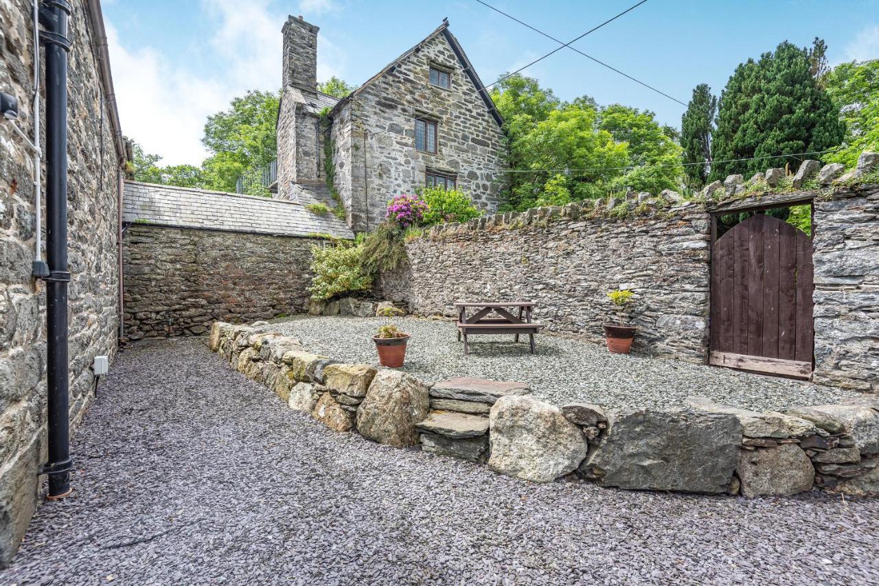 Villa Waedog Bach Llanfor Exterior foto